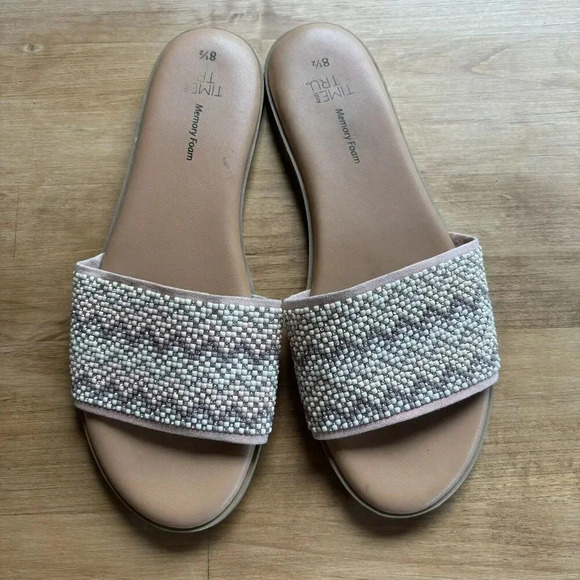 TIME AND TRU MEMORY FOAM Pink Embellished Band Flat Heel Slide Sandals Sz 8.5 - Picture 2 of 6